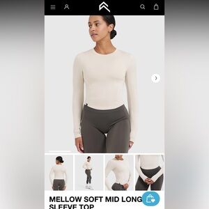 Oner Active mellow soft mid long sleeve top (sz: small)